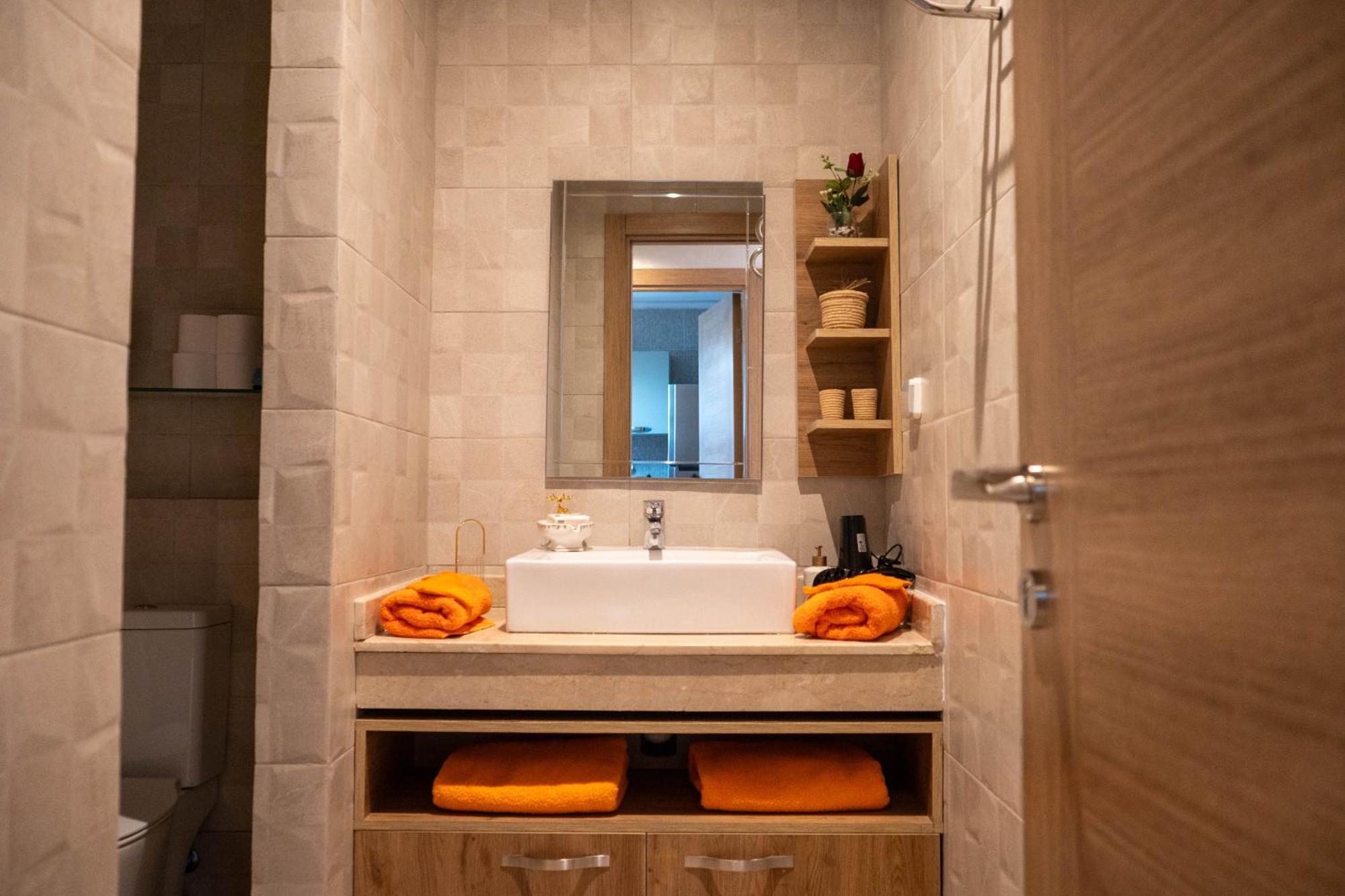 Magnifique Appartement Moderne De 2 Chambres Avec Piscine A 10 Min Du Centre De Marrakech مراكش المظهر الخارجي الصورة