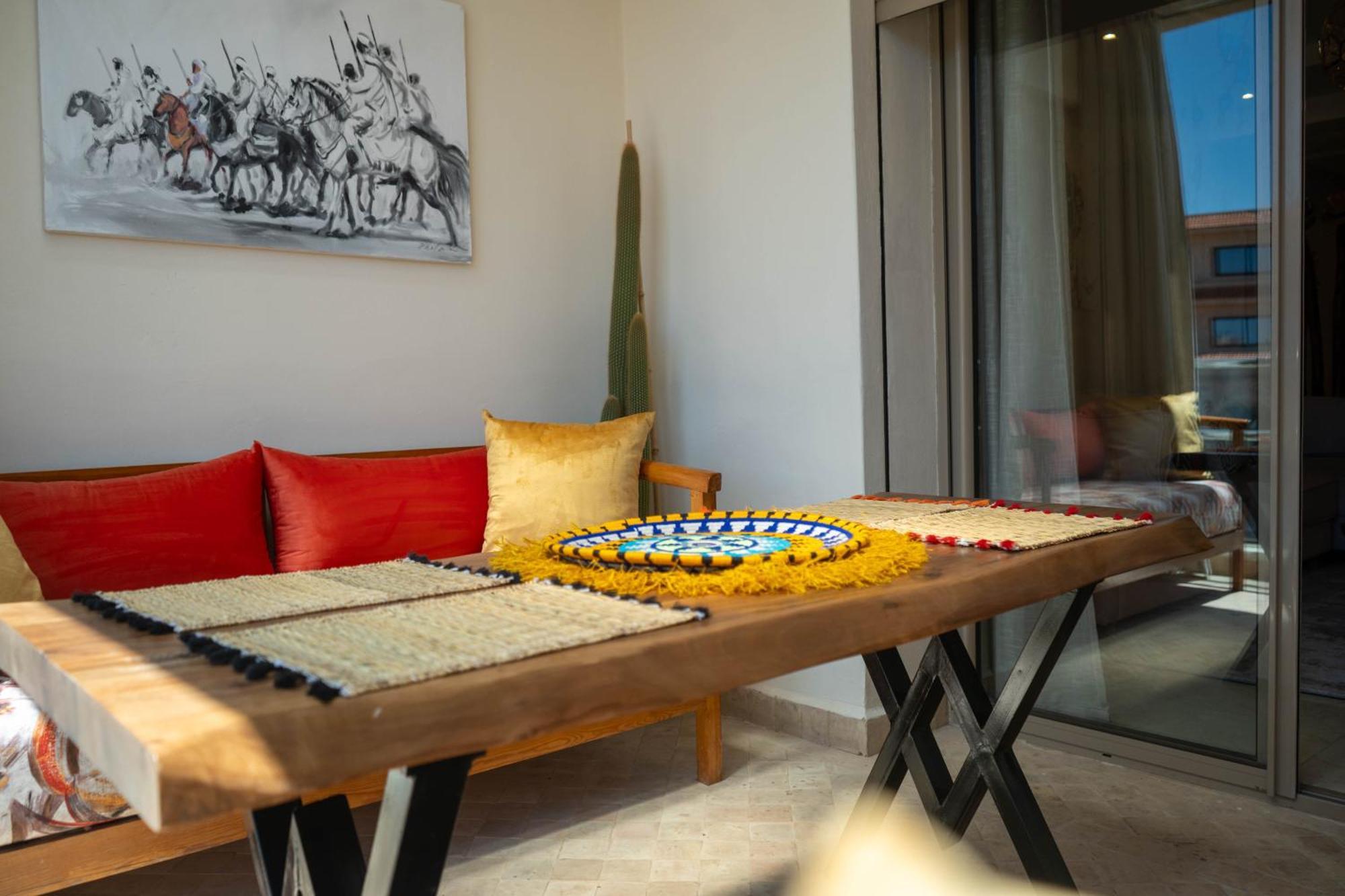 Magnifique Appartement Moderne De 2 Chambres Avec Piscine A 10 Min Du Centre De Marrakech مراكش المظهر الخارجي الصورة